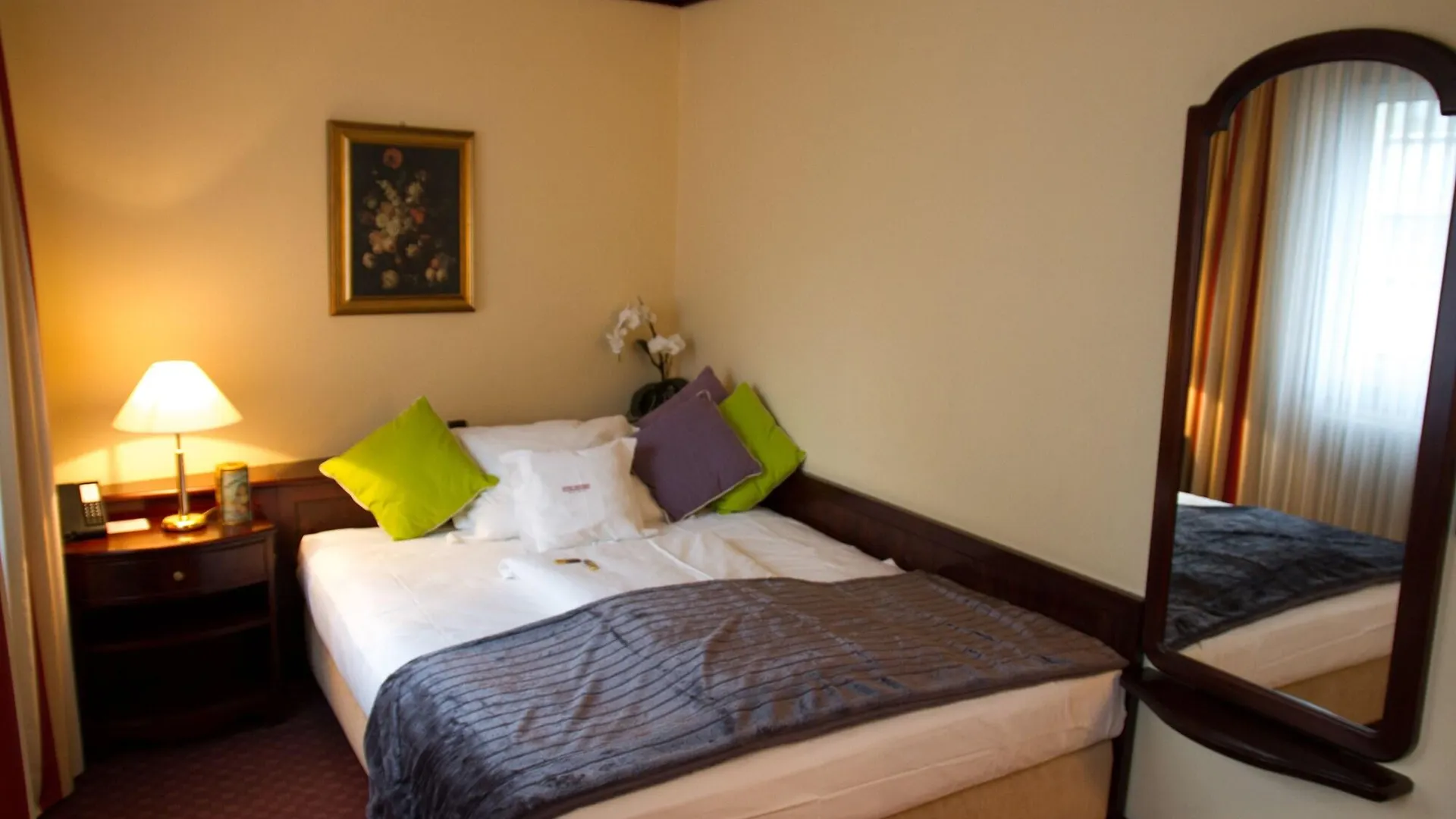 Hotel Exquisit Munich 4*,