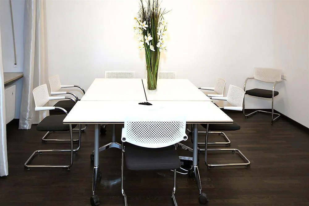 Hotel Exquisit Munich 4*,